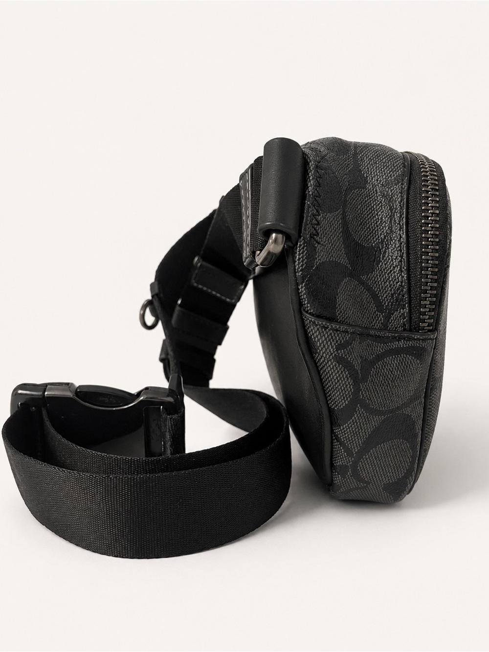 Coach Elias Belt Bag in Signature Canvas C5308 - Picture 2 of 8